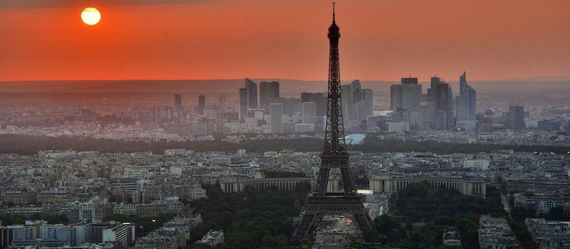parigi vista torre eiffel al tramonto